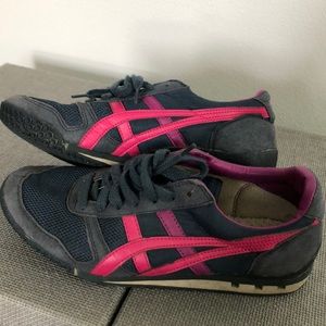 ASICS Onilsuka Tiger size 7